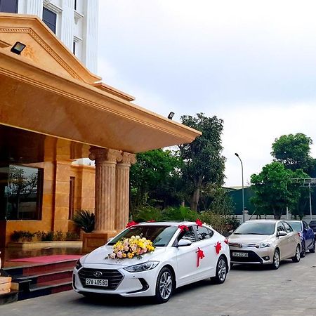 Thông Đỏ Hotel Vinh Exterior foto