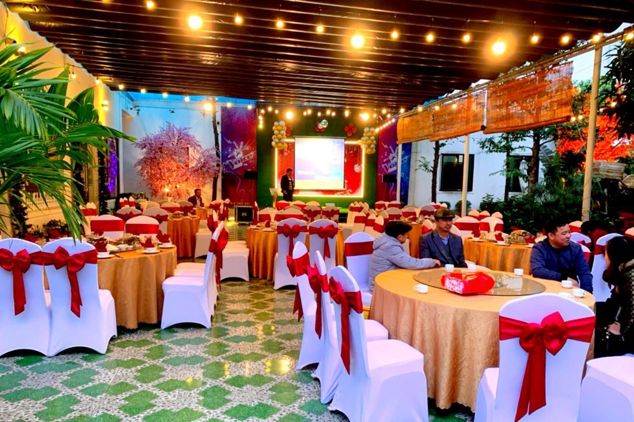 Thông Đỏ Hotel Vinh Exterior foto