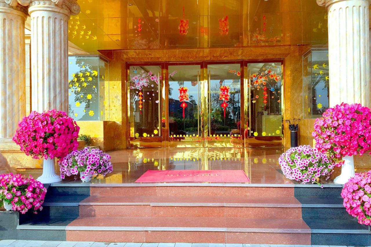 Thông Đỏ Hotel Vinh Exterior foto
