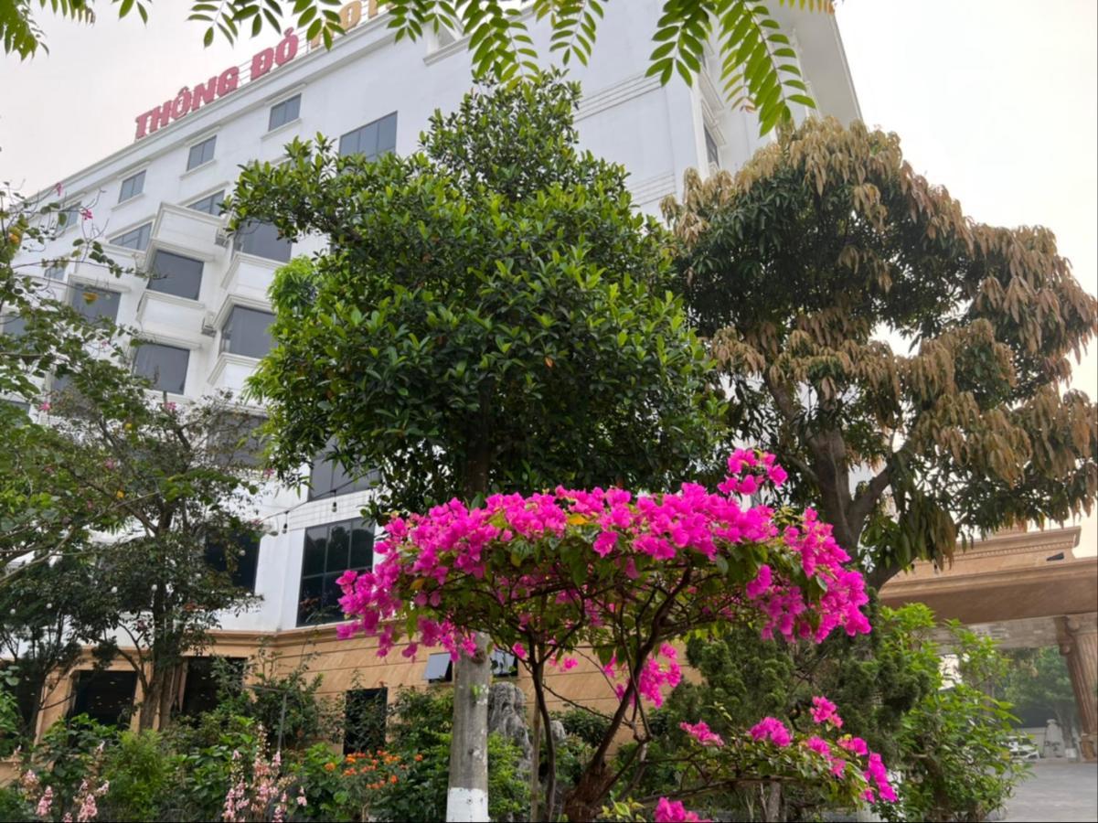 Thông Đỏ Hotel Vinh Exterior foto