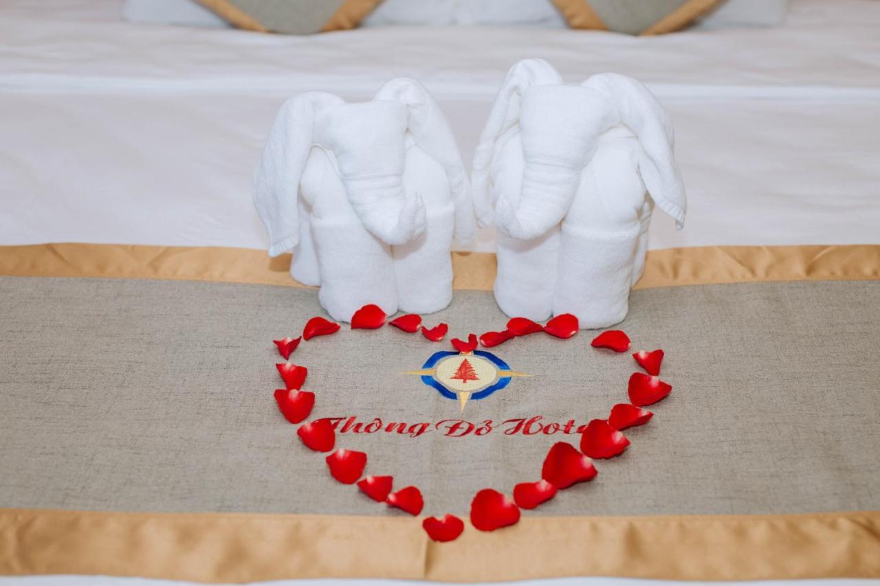 Thông Đỏ Hotel Vinh Exterior foto