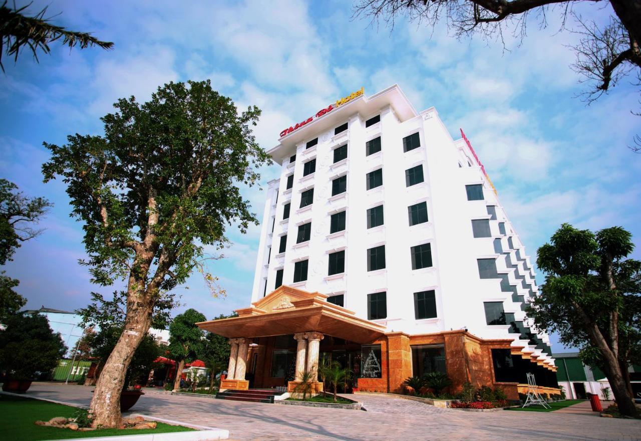 Thông Đỏ Hotel Vinh Exterior foto