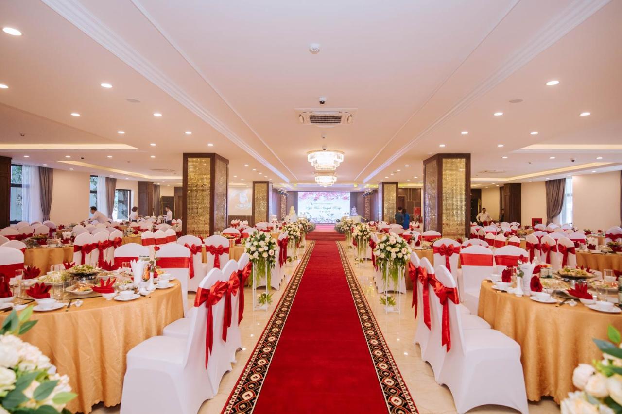 Thông Đỏ Hotel Vinh Exterior foto