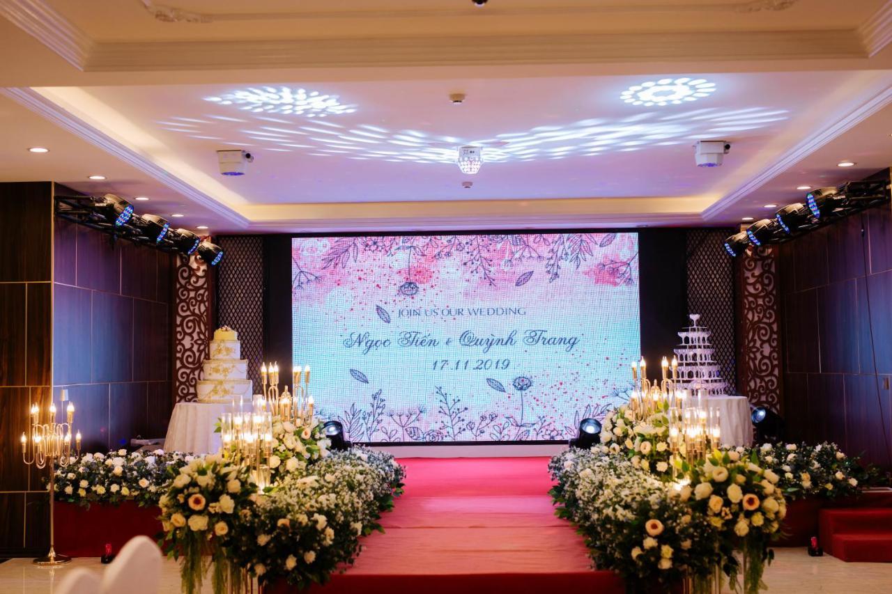 Thông Đỏ Hotel Vinh Exterior foto